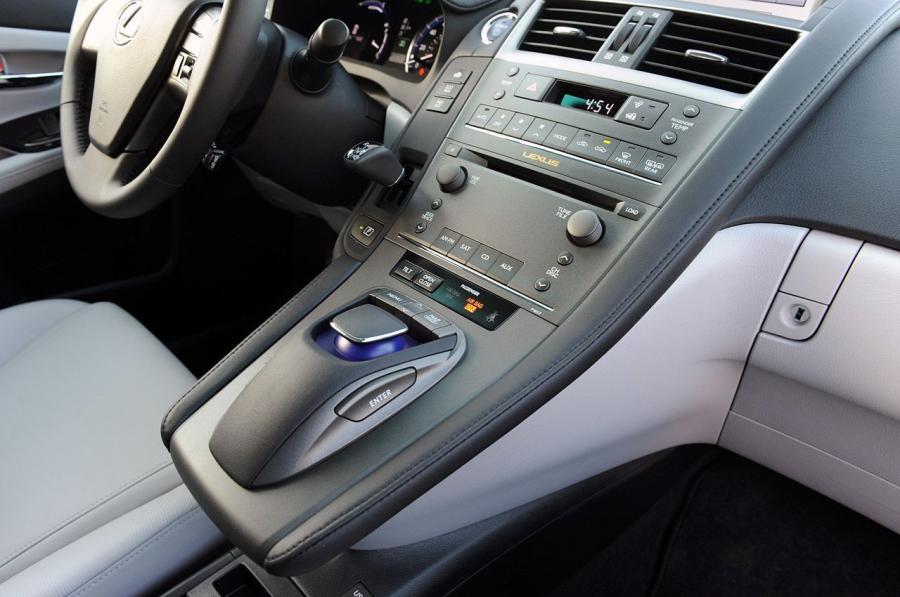  Lexus HS250h 2009 года  (фото 154 из 273)